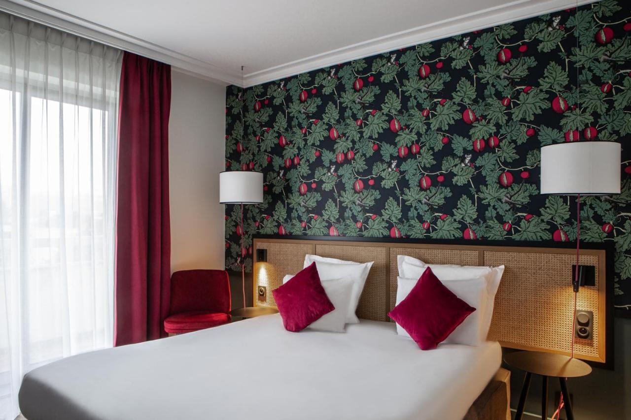 Paris 4*