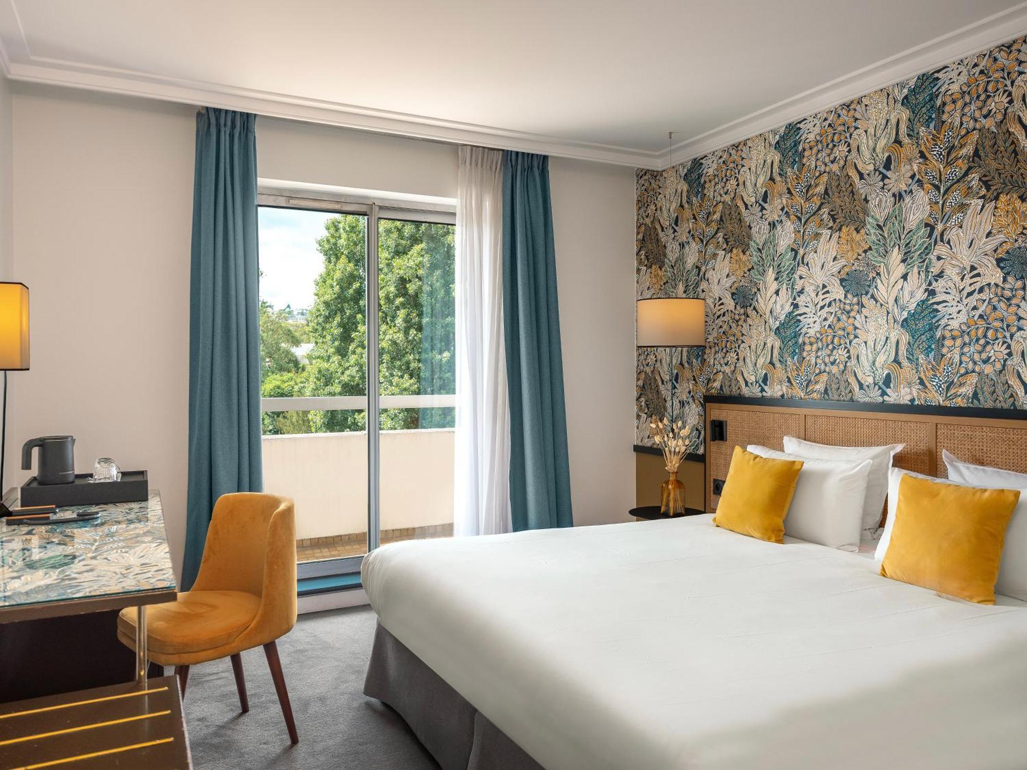 Paris Hotel 4*